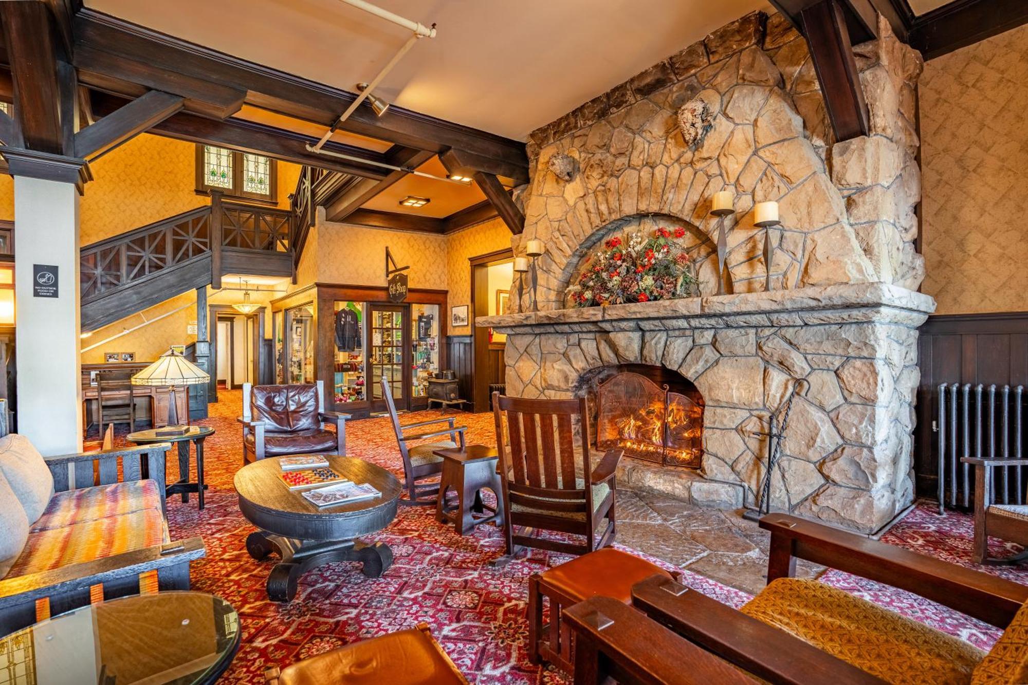 HISTORIC SUMMIT INN CHALK HILL | BOOK NOW & SAVE ON YOUR STAY IN CHALK HILL